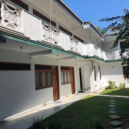 The Retreat Hotel Hikkaduwa Ngoại thất bức ảnh