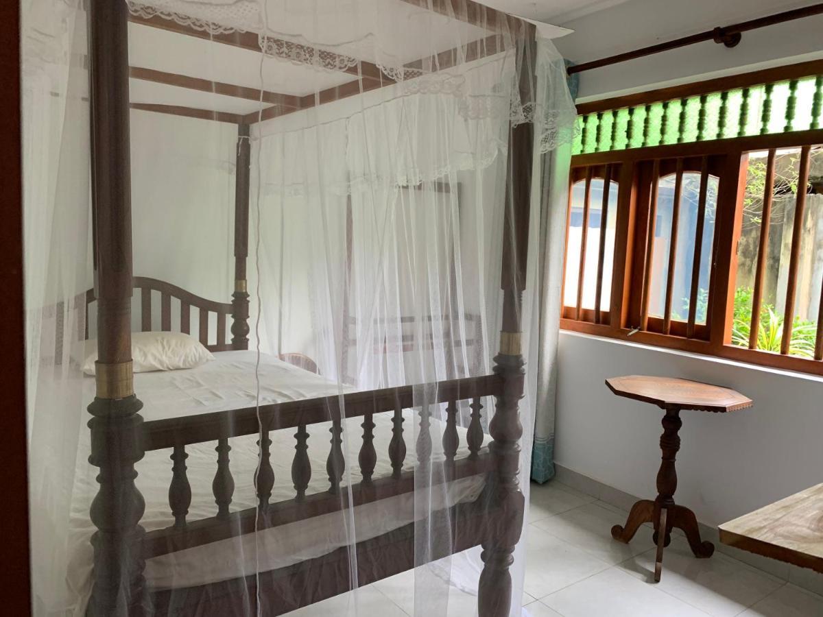 The Retreat Hotel Hikkaduwa Ngoại thất bức ảnh