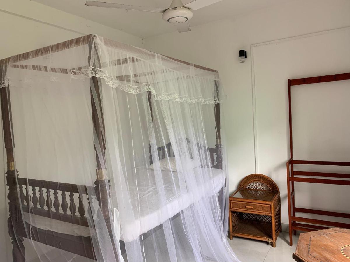 The Retreat Hotel Hikkaduwa Ngoại thất bức ảnh