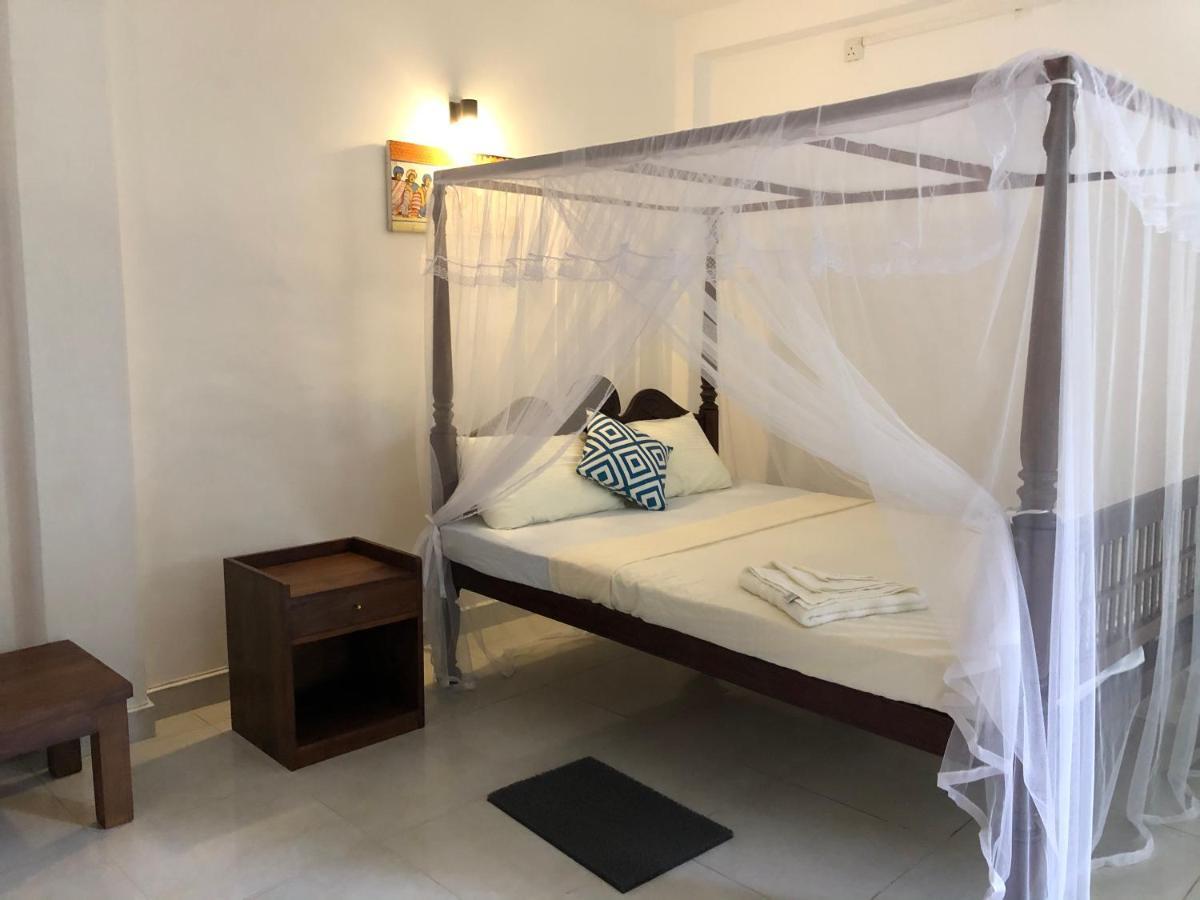 The Retreat Hotel Hikkaduwa Ngoại thất bức ảnh